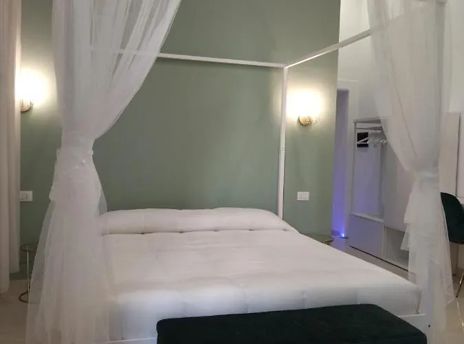 לינה וארוחת בוקר Relais Torre Gloria 4*